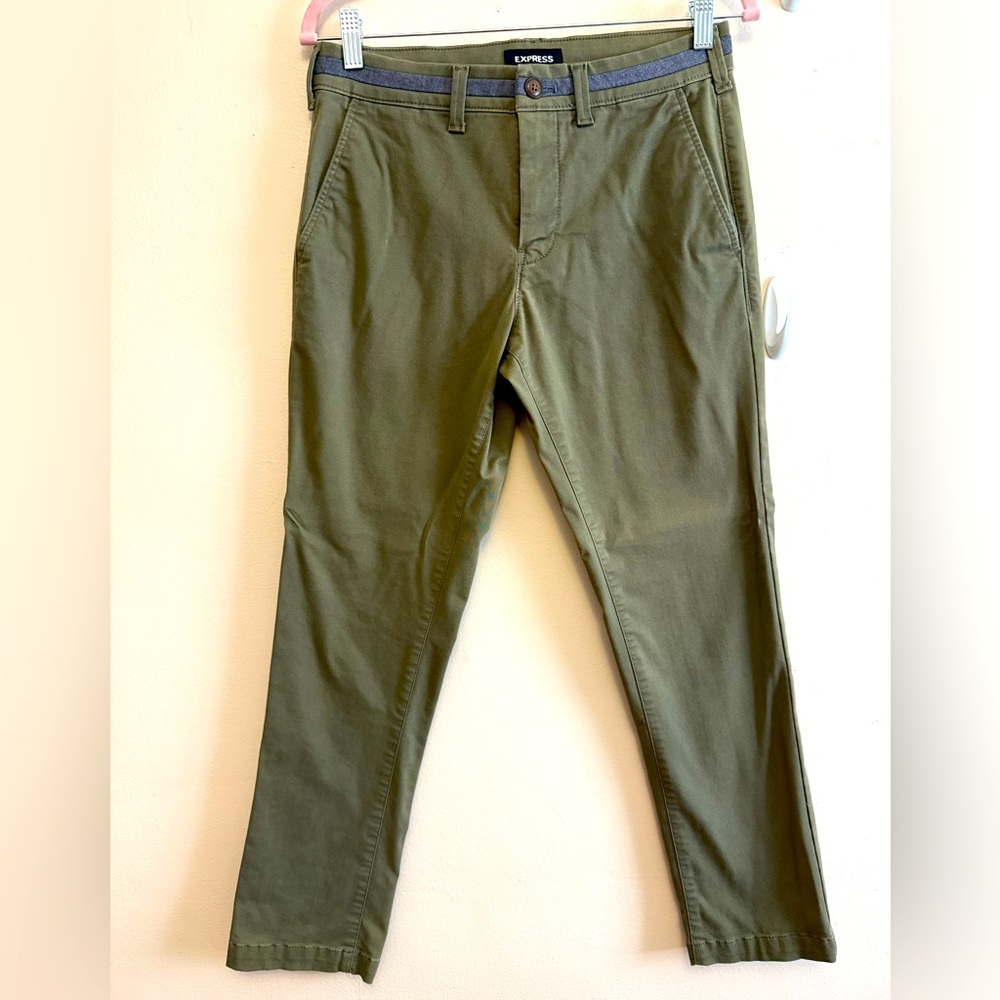 Men's Express Hyper Stretch Comfort Chino pants. 28x30 Slim Great condition |